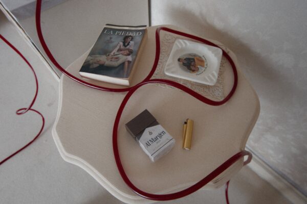 Still LA PESTE ROSA_1.1.23