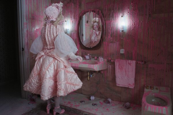 Still LA PESTE ROSA_1.1.49
